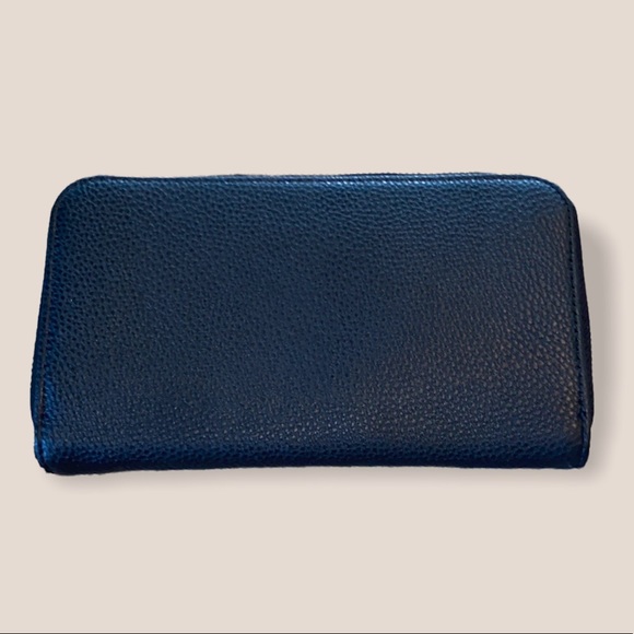 jewell Handbags - Jewell by Thirty-One Black Wallet